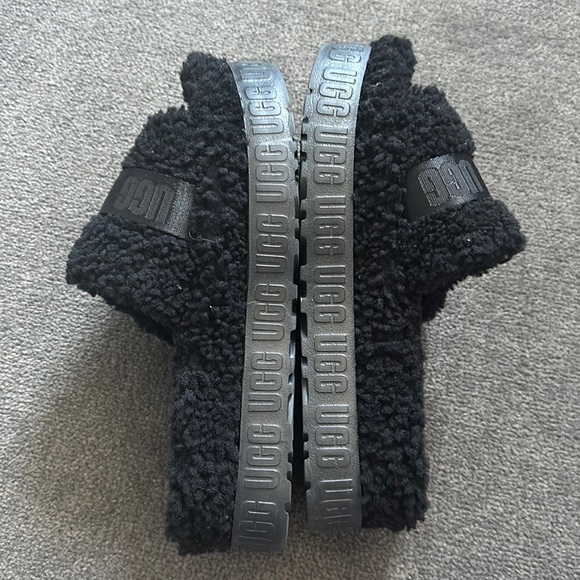 Black platform UGG Fluffita slides - Picture 3 of 8
